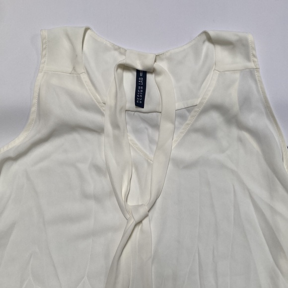 Design Lab Lord and Taylor Cream Chiffon Bow Detail Sleeveless Blouse - Picture 2 of 4